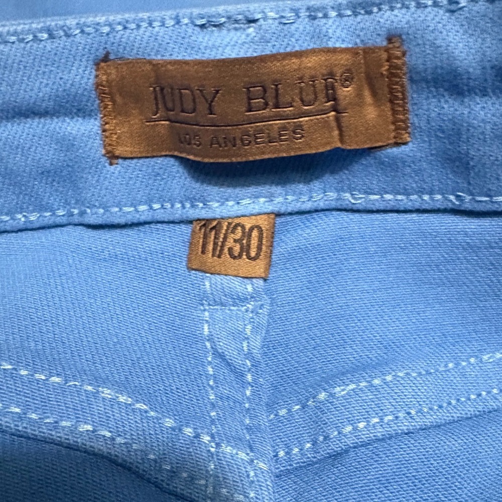 Judy Blue Wide Leg Cropped Jeans Juniors 11/30 Sky Blue EUC Raw Hem - Picture 4 of 11